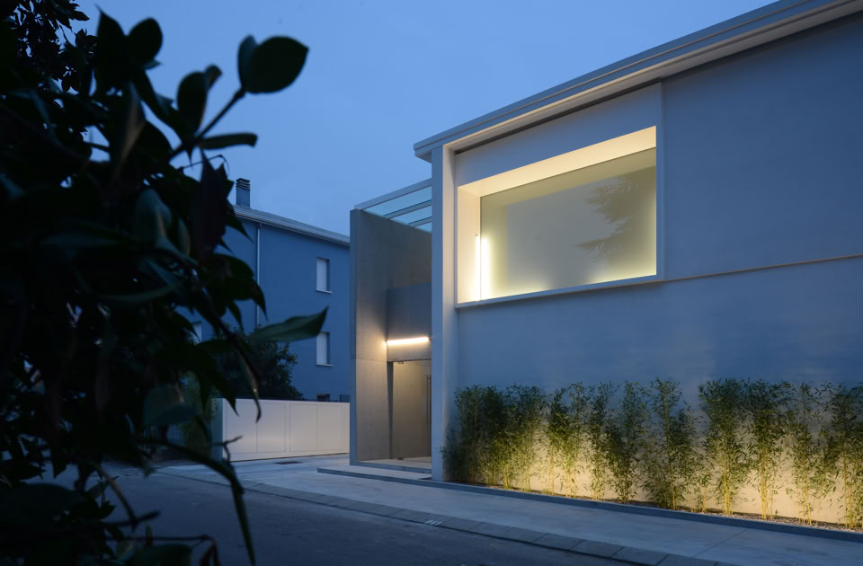 Lo studio di architettura MD41 pensa ad una nuova brand identity e un nuovo accesso all’edificio direzionale.